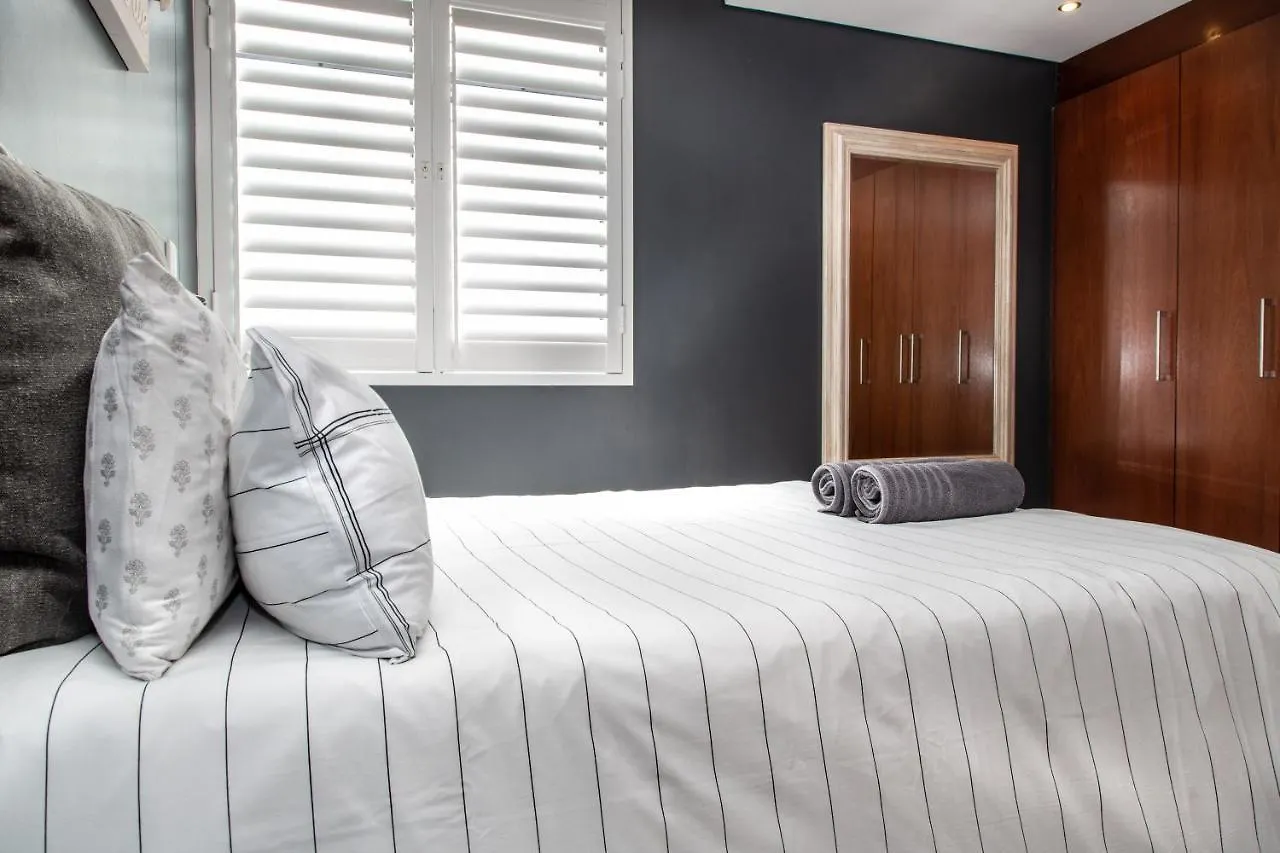 Modern Beachfront 2 Bed Apartment 144 Eden On The Bay, Blouberg, Cape Town Bloubergstrand